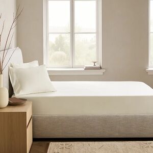QUINCE Classic Organic Percale Fitted Sheet Queen Ivory 6983